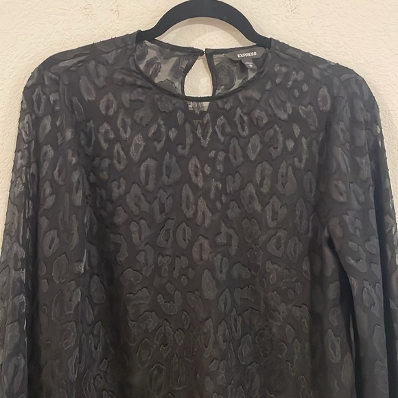 Express Women Tunic XS Black Semi Sheer Animal Print Monochrome Contemporary - Picture 5 of 16